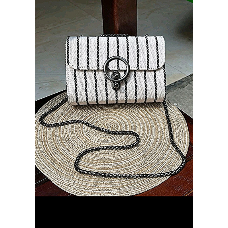 sac minimaliste en tissu coton haute qualité, bandoulières en chaine, couleur blanc et rayures verticales noires-sacs femme
