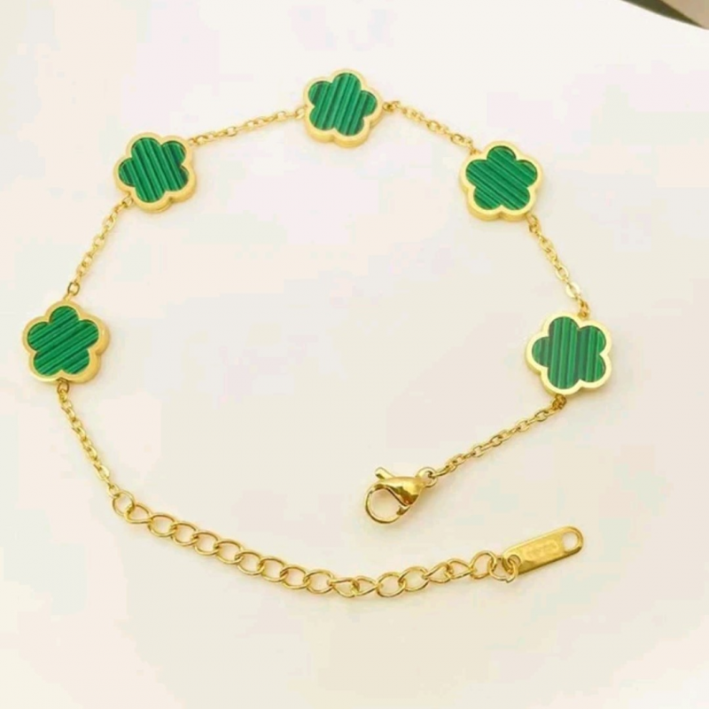 Bracelet Inox trèfle vert clair - Une bonne amie est aussi précieuse et  difficile à trouver qu'un trèfle à 4 feuilles